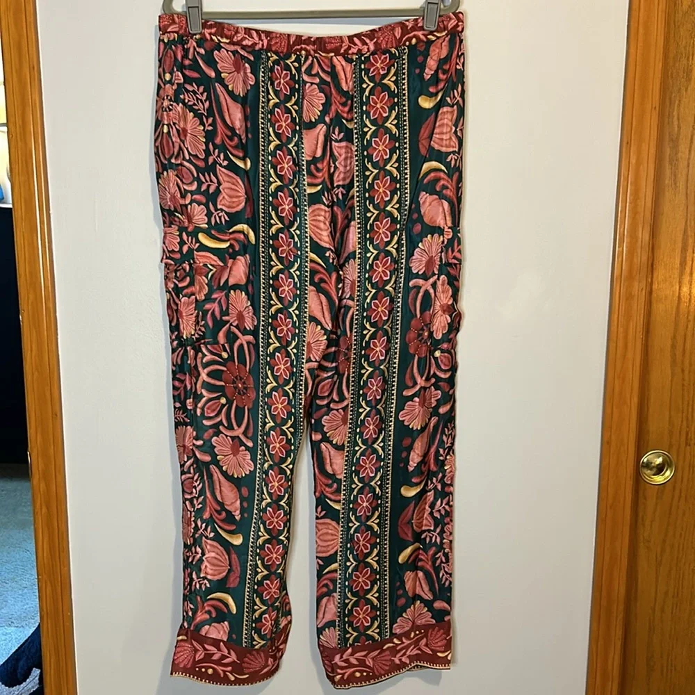 🆕 Farm Rio Seashell Tapestry Cargo Pants multiple sizes available BIN F - Picture 7 of 7